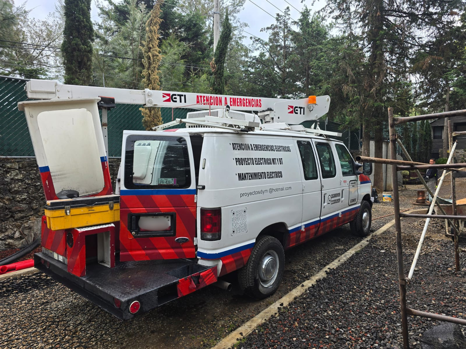 Unidad para atención de emergencias eléctricas